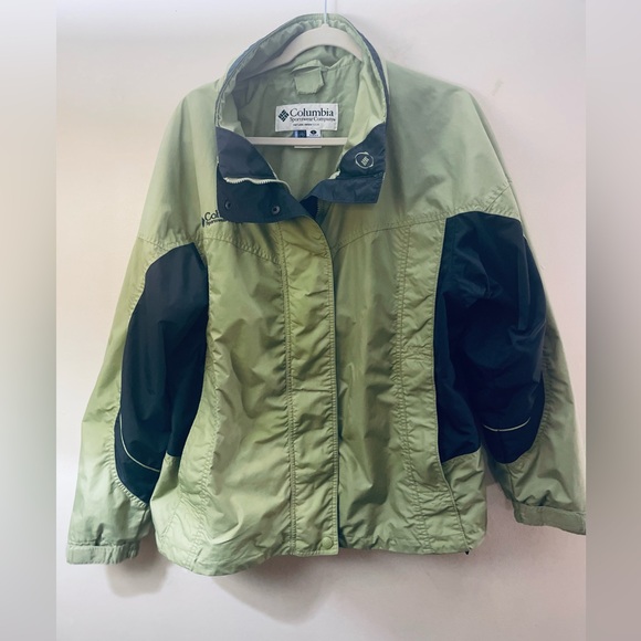 Columbia   Light Weight Woman’s Jacket   Size Large - Picture 2 of 8